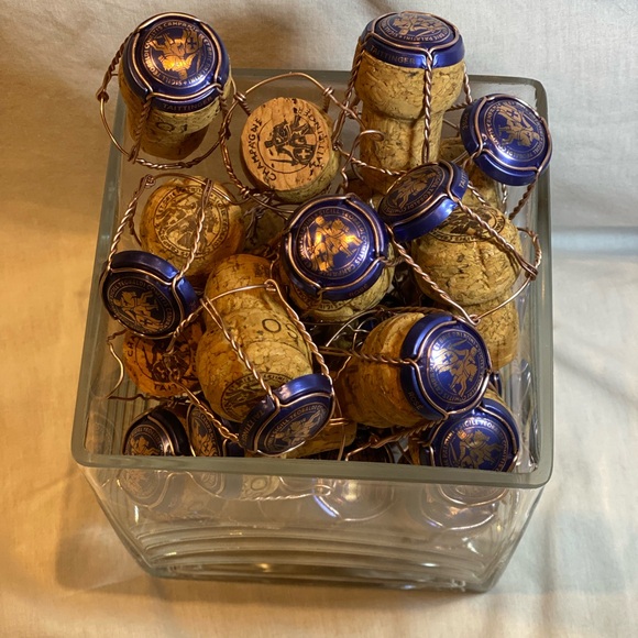 30 Sets Tattinger Prestige Brut Rose Corks & Cages - Picture 3 of 6